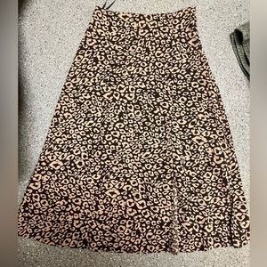 maxi skirt, cheetah print with a large slit on the left side